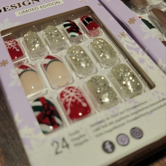 3 boxes Kiss Limited Edition holiday press on nails and 2 boxes Impress nails - Picture 2 of 7